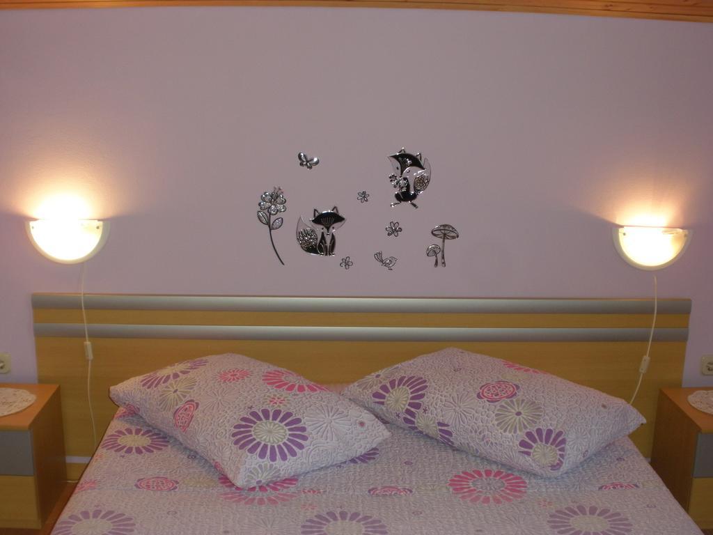 Corry 1 Apartment Ravni
